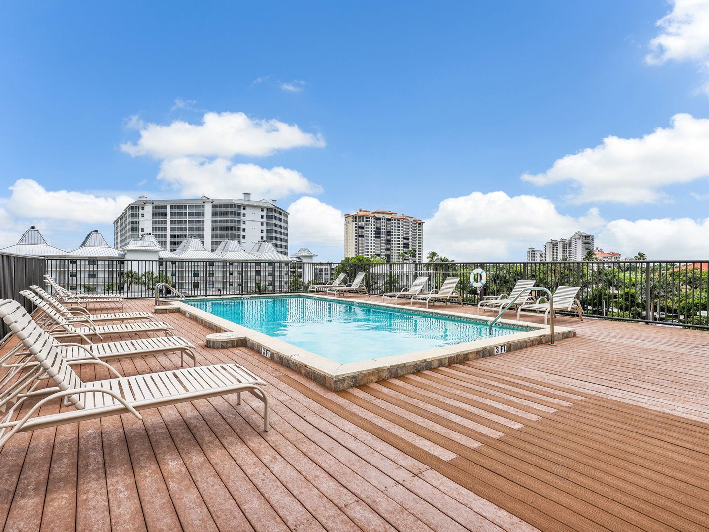 Vanderbilt Palms Rooftop Pool